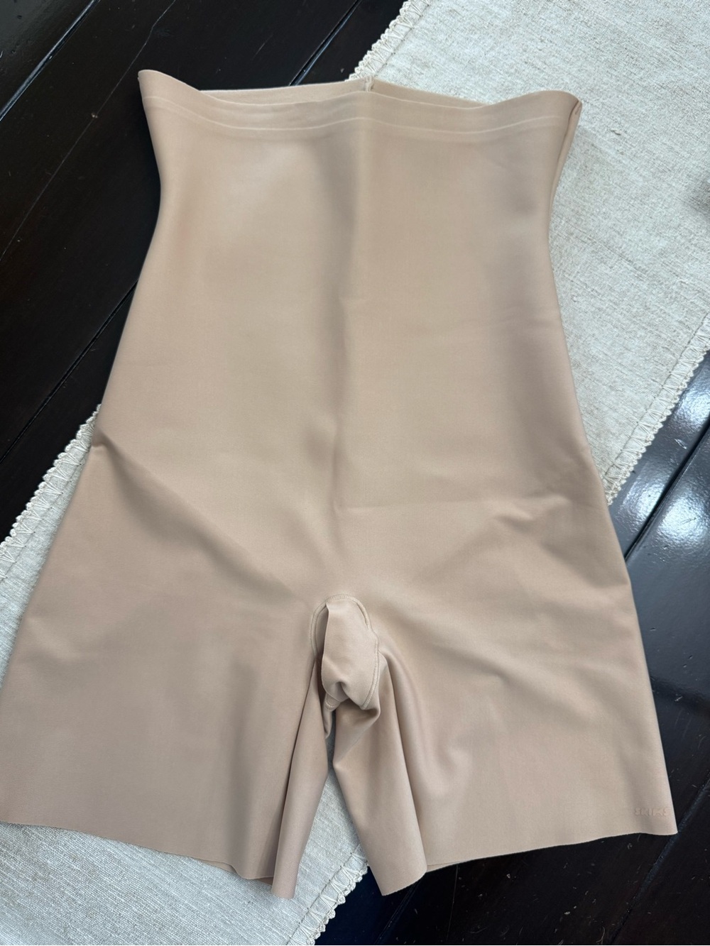SKIMS Body Core Sculpt High-Waisted Mid-Thigh Shorts - Size XL